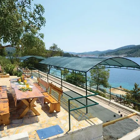 Сasa de vacaciones Beautiful In With Kitchenette Vela Luka